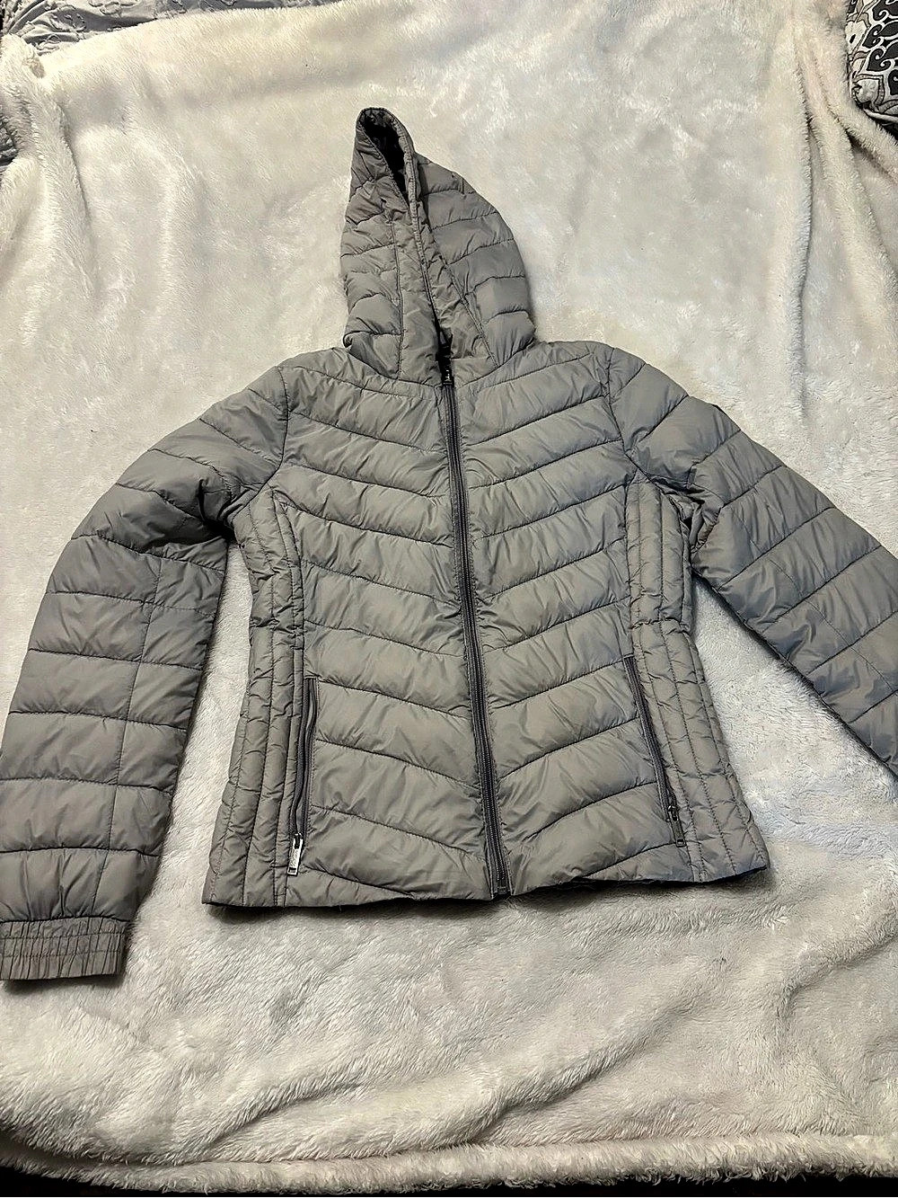 Hollister All-Weather Puffer Jacket Gray Small